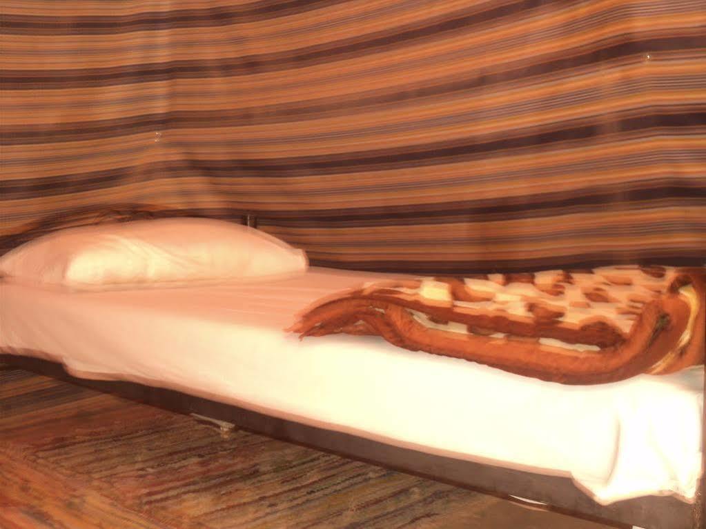 Salman Zwaidh Camp Hotel Wadi Rum Exterior photo